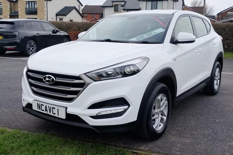 Used Hyundai Tucson 116 HP (85 kW) 2016 White SUV