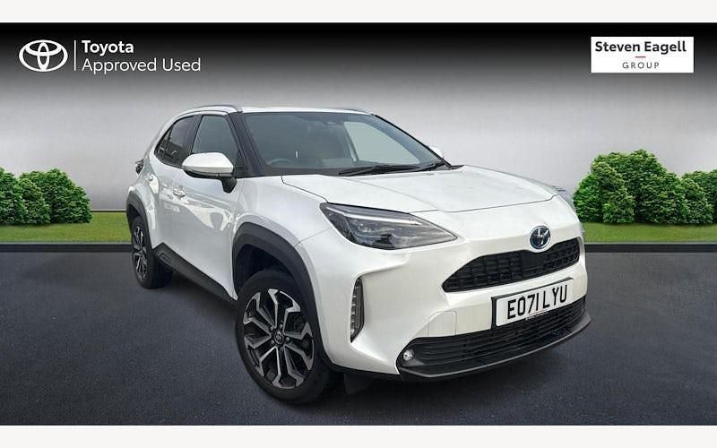 Used 2025 Toyota Yaris Hybrid Design Estate | £19,379 (Super price) - Image 1/4