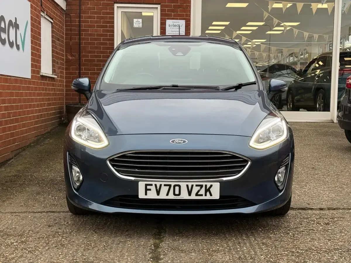 Używany Ford Fiesta Titanium 95 KM (69 kW) 2020 Niebieski Hatchback