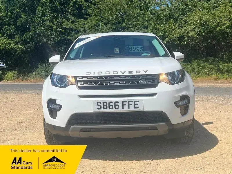 Used Land Rover Discovery 4 SE 2016 White SUV