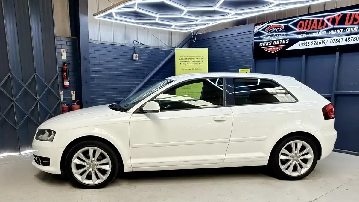 Used Audi A3 Sport 125 HP (91 kW) 2011 White Hatchback