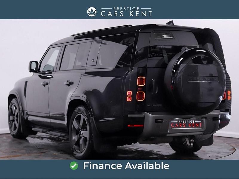 Used Land Rover Defender HSE Dynamic 300 HP (220 kW) 2023 Grey SUV