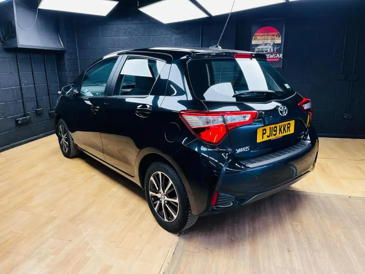 Usado Toyota Yaris 2019 Preto Citadino