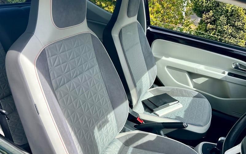 Used VW up! Beats 60 HP (44 kW) 2017 Hatchback