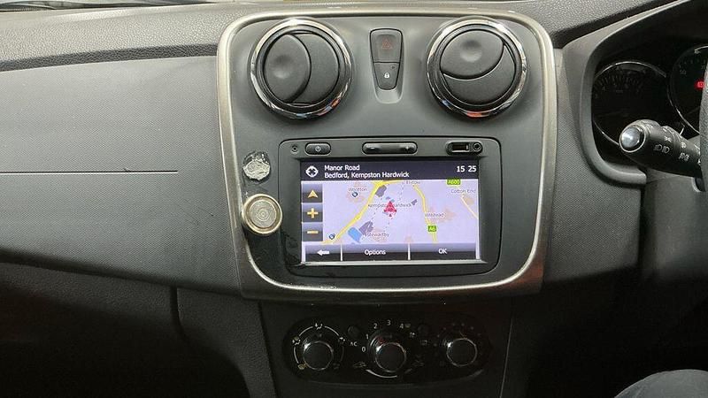 Used Dacia Sandero Lauréate 90 HP (66 kW) 2013 Silver Hatchback