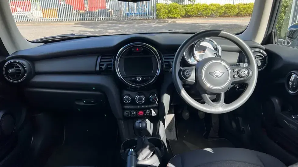 Used Mini ONE Classic 101 HP (74 kW) 2020 Black Hatchback