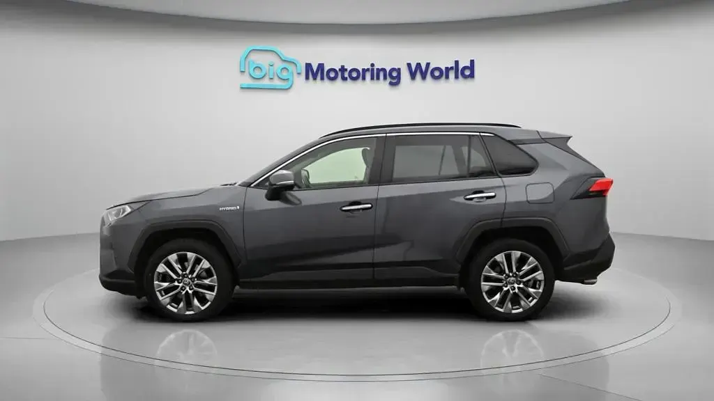 Used Toyota RAV4 Hybrid 219 HP (161 kW) 2021 Grey SUV