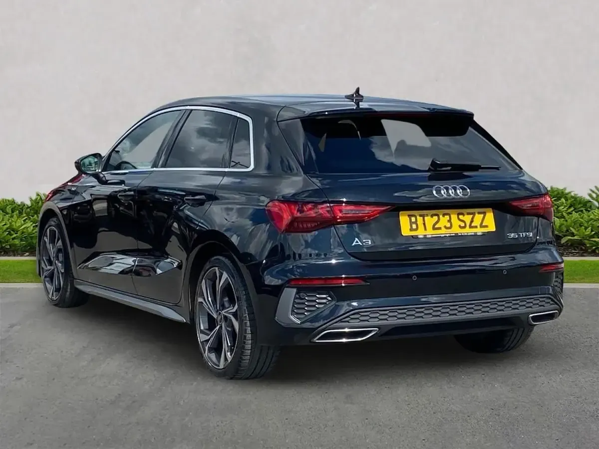 Usado Audi A3 S-Line 150 HP (110 kW) 2023 Preto Sedan