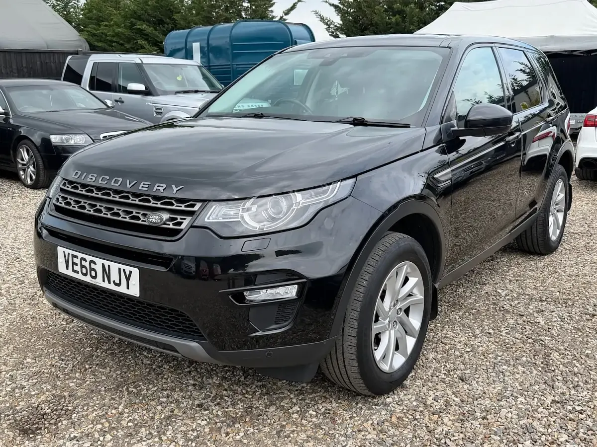 Used Land Rover Discovery Sport SE 180 HP (132 kW) 2016 Black SUV