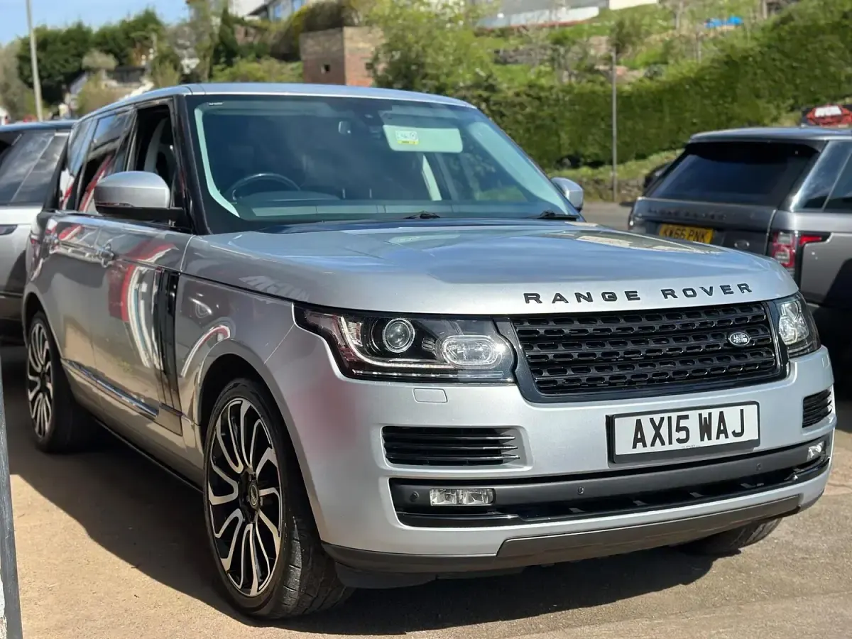 Used Land Rover Range Rover Vogue SE 339 HP (249 kW) 2015 Silver SUV