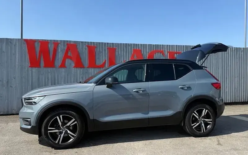 Used Volvo XC40 R-Design 163 HP (119 kW) 2021 SUV