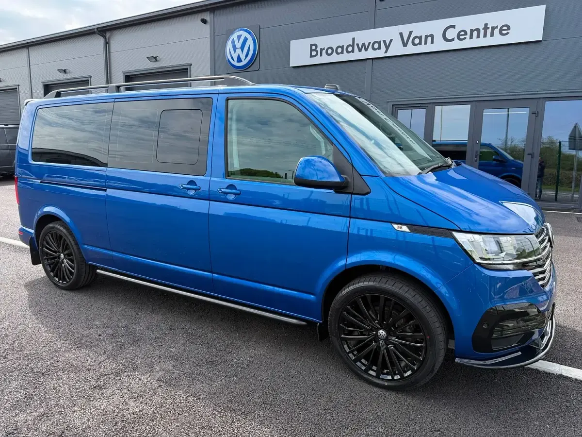 Used VW Shuttle SE 2022 Blue MPV