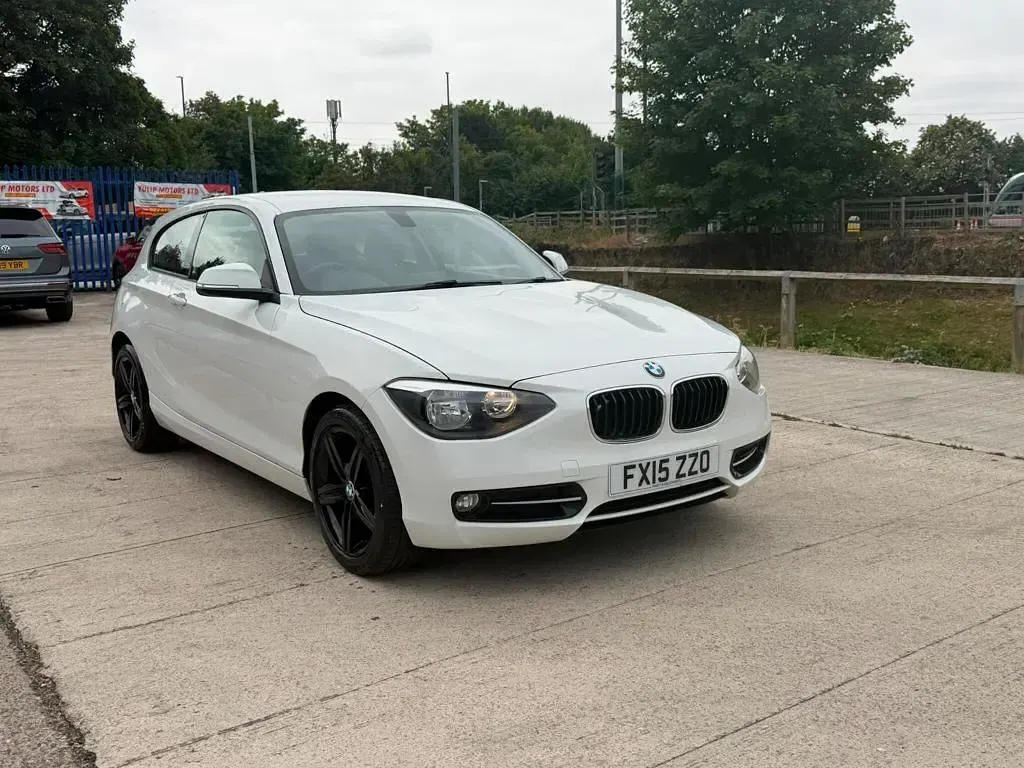 Used BMW 116 Sport Line 2015 White Hatchback