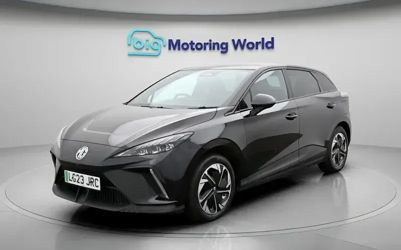 Begagnad MG MG4 EV Trophy 150 kW (204 HK) 2025 Halvkombi