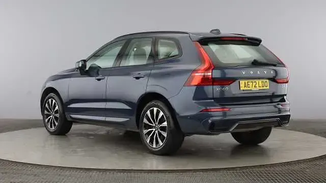 Begagnad Volvo XC60 Plus 197 HK (144 kW) 2023 Blå SUV