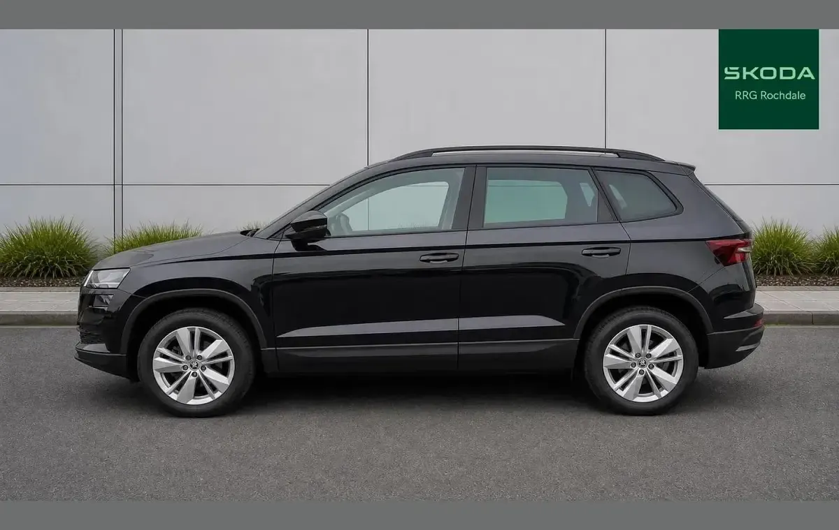 Used Skoda Karoq SE 150 HP (110 kW) 2025 Black magic pearl effect SUV