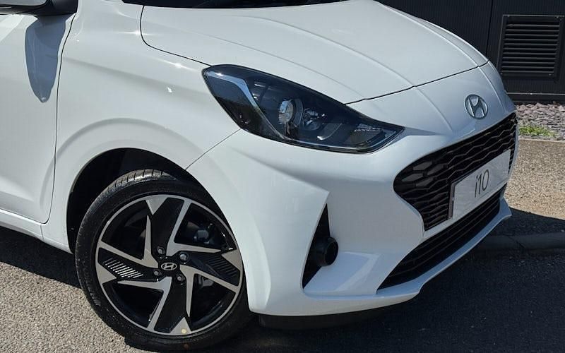 New Hyundai i10 Premium 63 HP (46 kW) 2025 Atlas white Hatchback