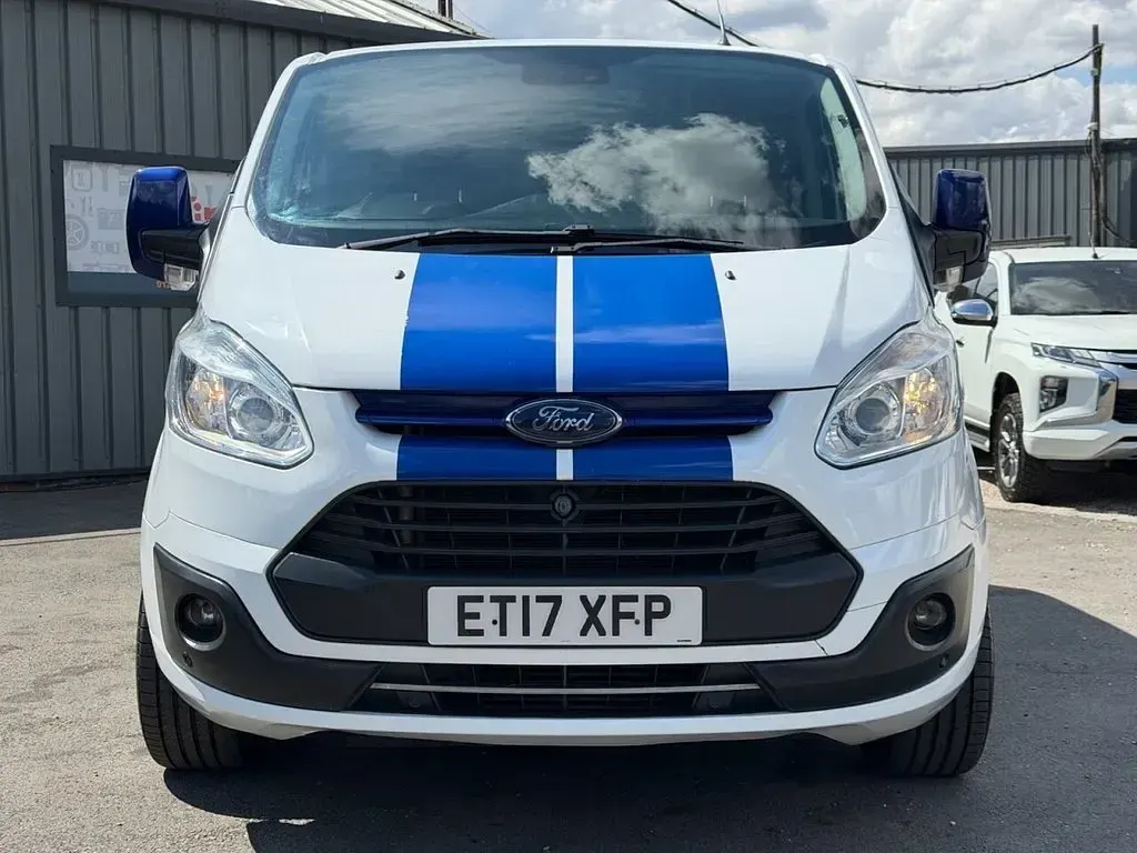 Used Ford Transit Custom Limited 128 HP (94 kW) 2017 White Van