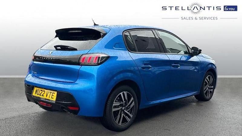 Used Peugeot 208 Allure Premium 99 HP (72 kW) 2022 Hatchback