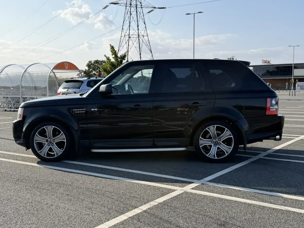 Used Land Rover Range Rover SE 255 HP (187 kW) 2012 Black SUV