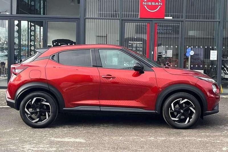 Used Nissan Juke N-Connecta 112 HP (82 kW) 2023 Red SUV