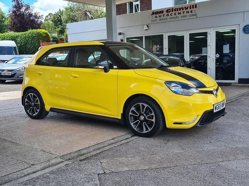 Yellow Used 2015 MG MG3 Hatchback | £4,695 (Fair price) - Image 1/2