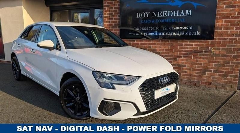 Used Audi A3 Sportback Design 110 HP (80 kW) 2021 White Hatchback