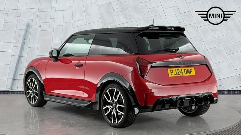 Used Mini Cooper S Hatch 201 HP (147 kW) 2024 Red Hatchback