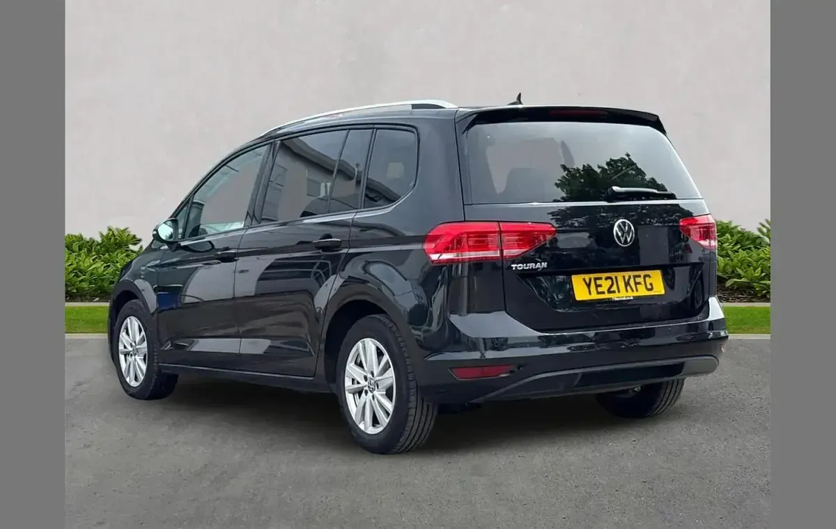 Used VW Touran Family 150 HP (110 kW) 2021 Black MPV