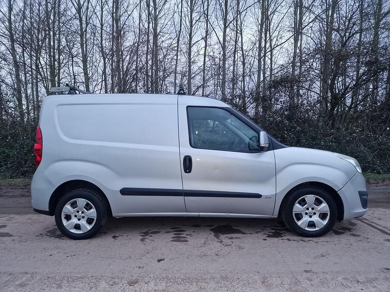 Used Vauxhall Combo Sportive 90 HP (66 kW) 2016 Silver Van