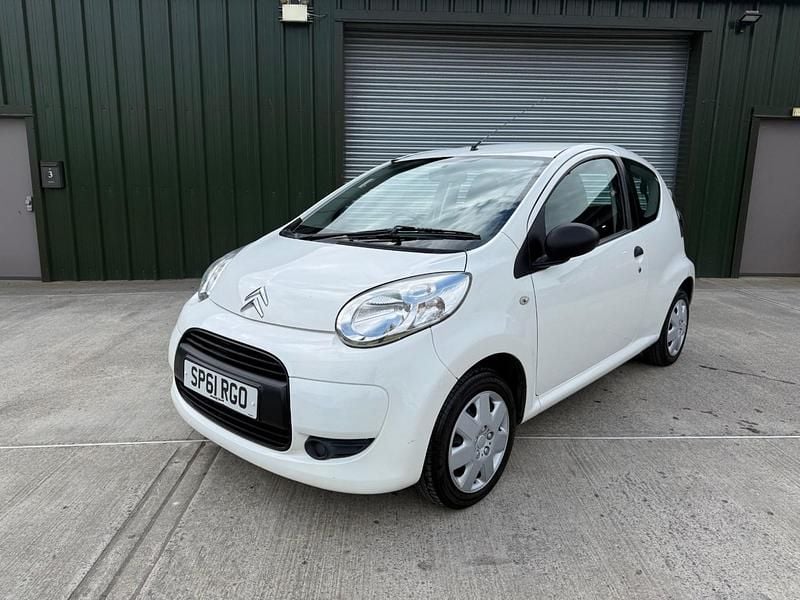 Used Citroën C1 68 HP (50 kW) 2011 White Hatchback