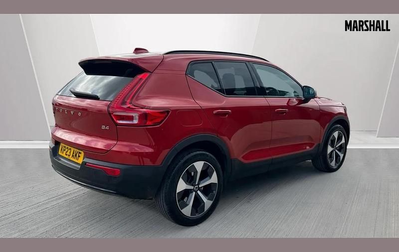 Used Volvo XC40 Ultimate 194 HP (142 kW) 2023 Red SUV