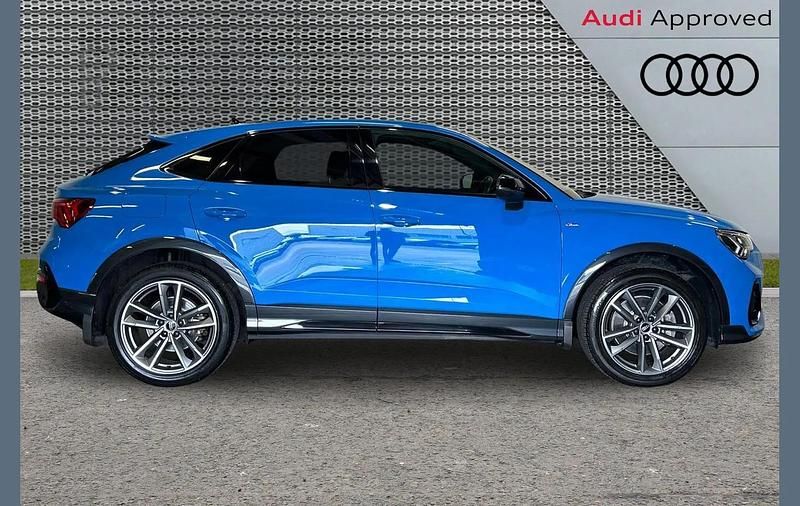 Used Audi Q3 Black Edition 241 HP (177 kW) 2021 Blue SUV