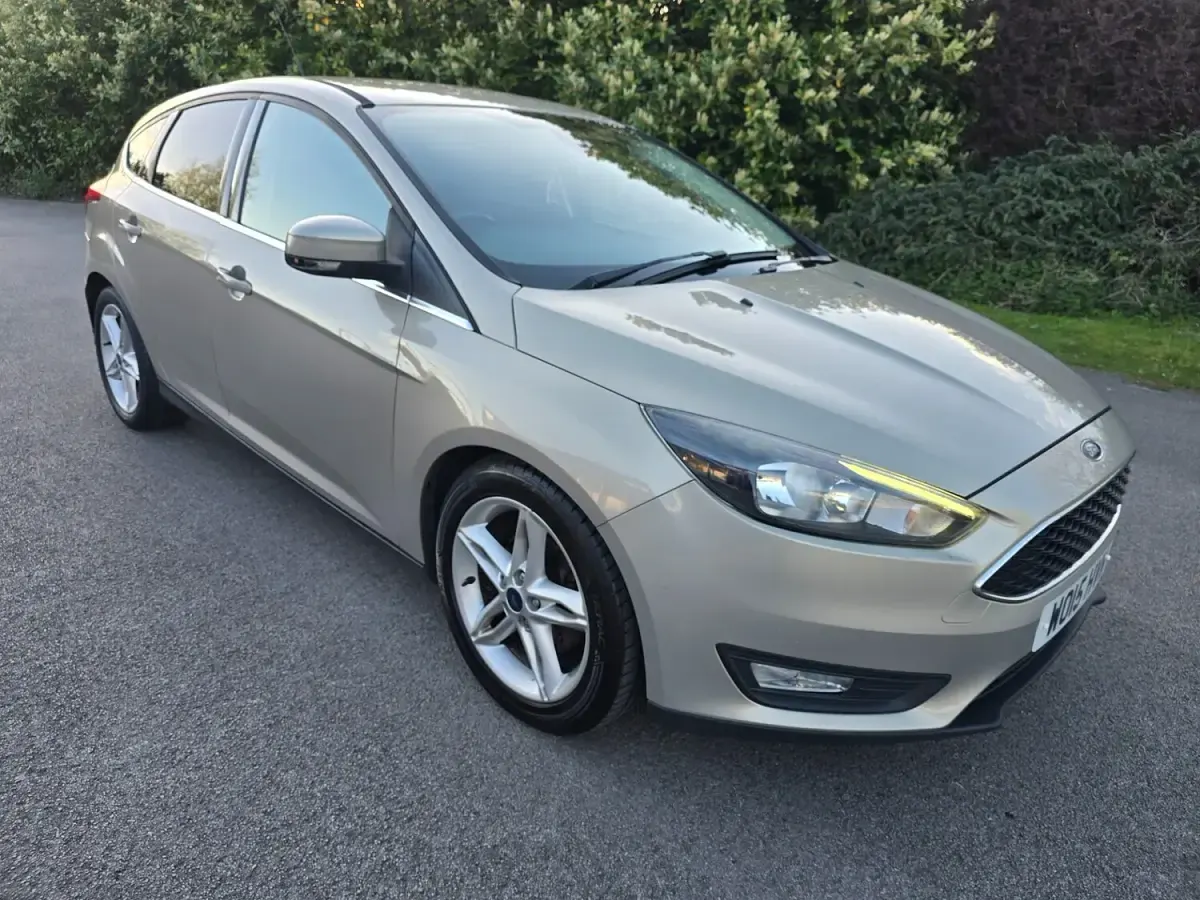 Used Ford Focus Zetec 2015 Silver Hatchback