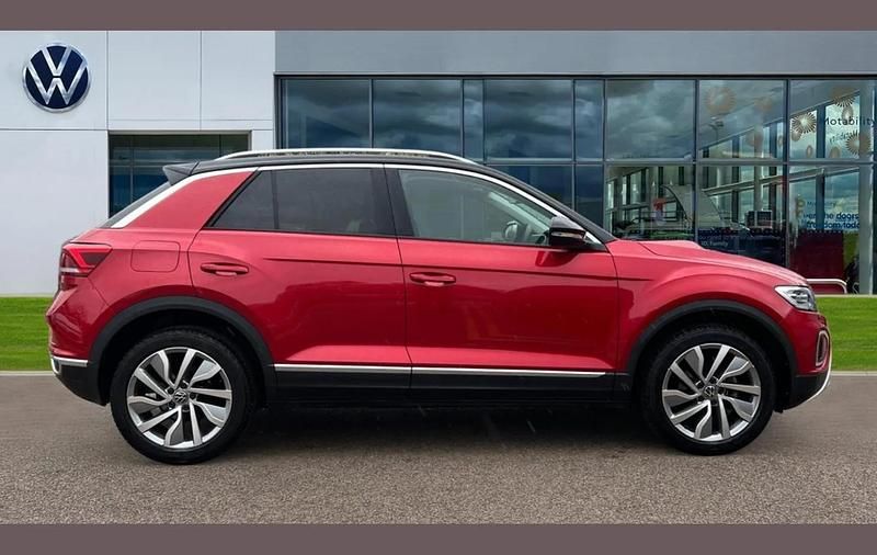 Used VW T-Roc Style 150 HP (110 kW) 2023 Red SUV