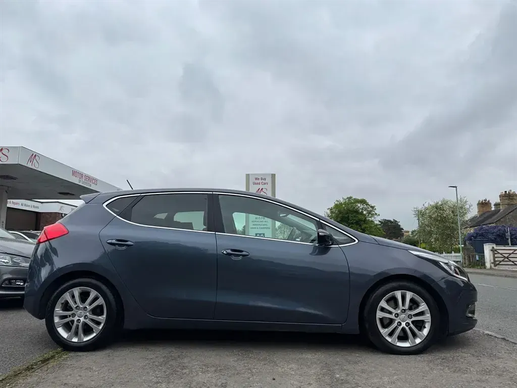 Używany Kia Ceed 2014 Niebieski Hatchback
