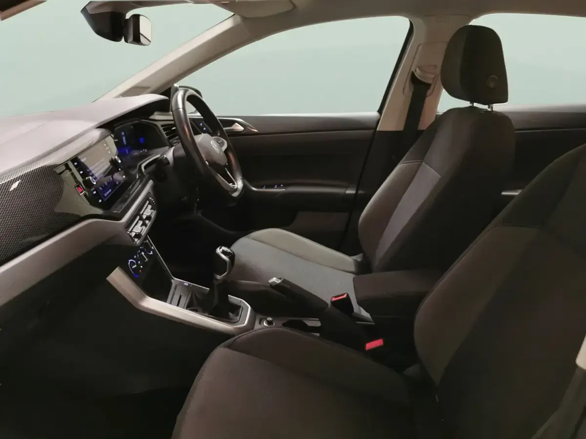 Begagnad VW Polo Life 2023 Grå Halvkombi