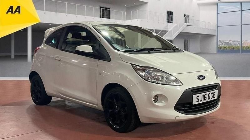 Used Ford Ka Zetec 69 HP (50 kW) 2016 White Hatchback