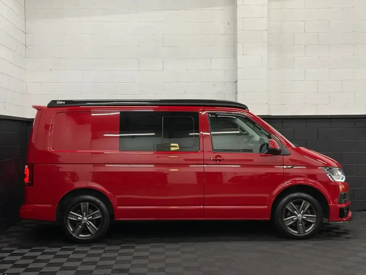 Usado VW Transporter Highline 140 CV (102 kW) 2015 Rojo Van