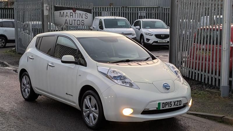 White Used 2015 Nissan Leaf Tekna Hatchback | £3,950 (Expensive) - Image 1/4