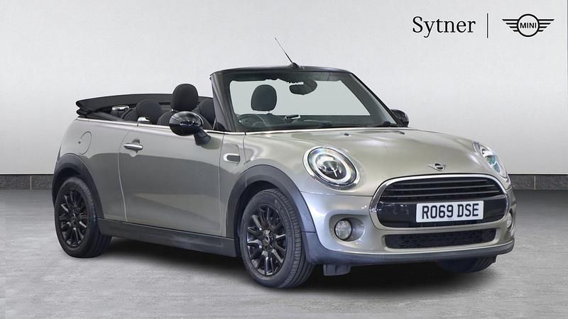 Silver Used 2019 Mini Cooper Classic Hatchback | £13,500 (Fair price) - Image 1/4