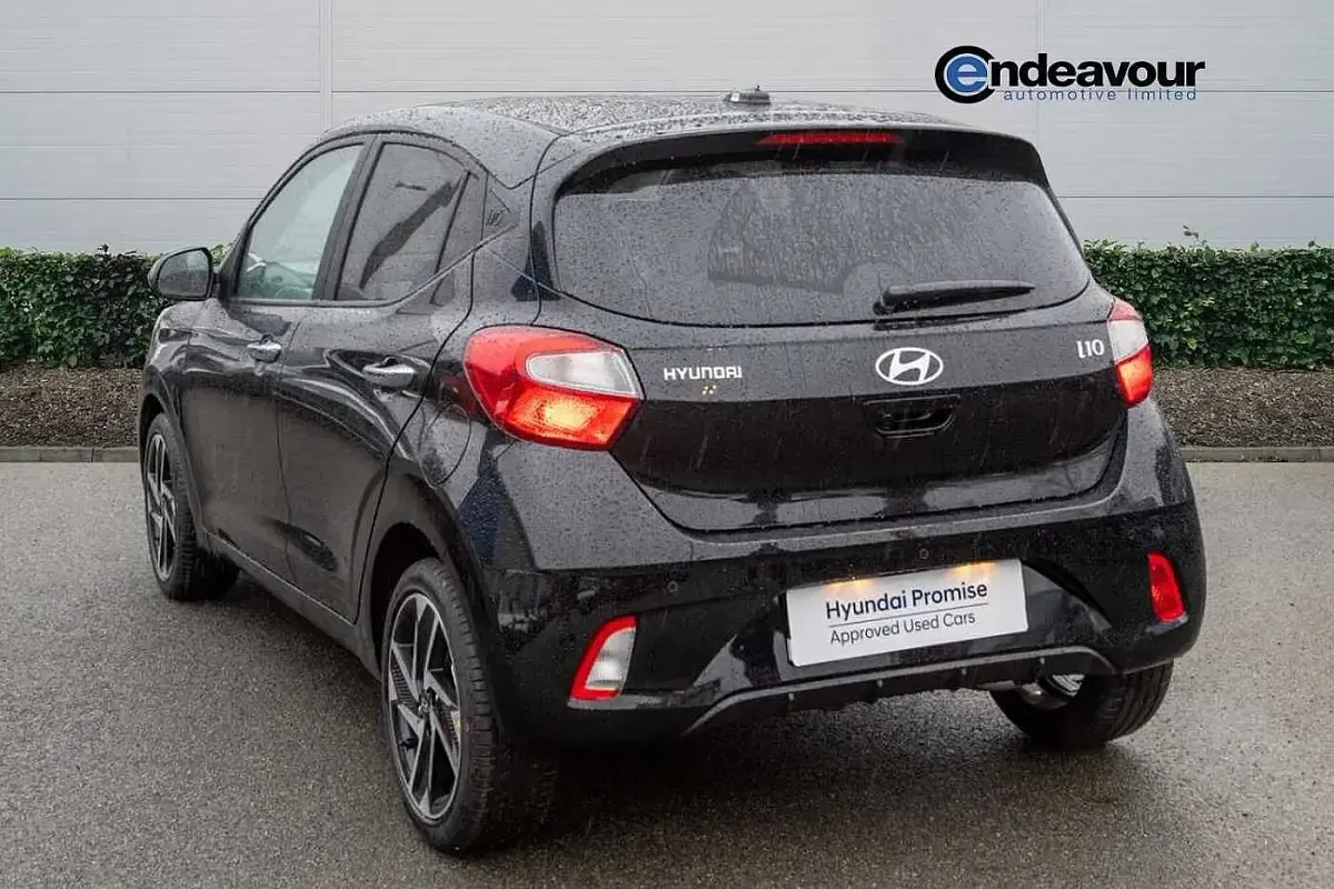 Używany Hyundai i10 Premium 79 KM (58 kW) 2025 Czarny Hatchback