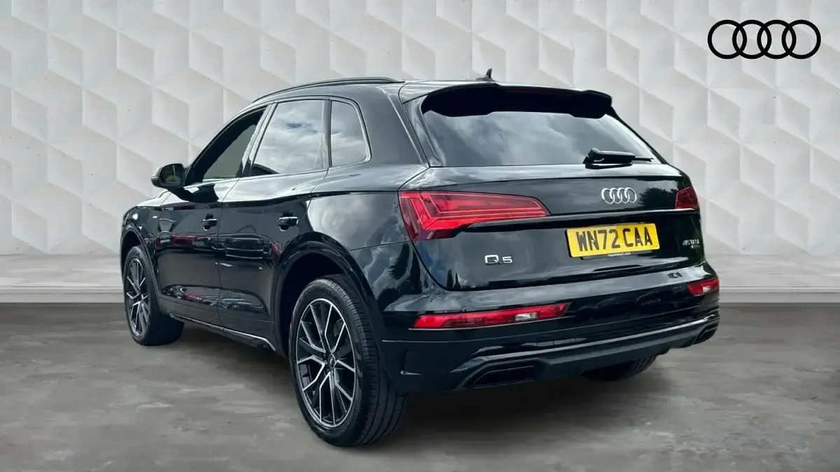 Used Audi Q5 Comfort 261 HP (191 kW) 2022 Black SUV