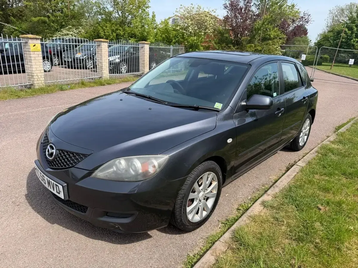 Begagnad Mazda 3 105 HK (77 kW) 2007 Grå Halvkombi