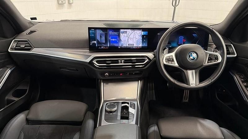 Used BMW 330e M Sport 288 HP (211 kW) 2024 Blue Estate