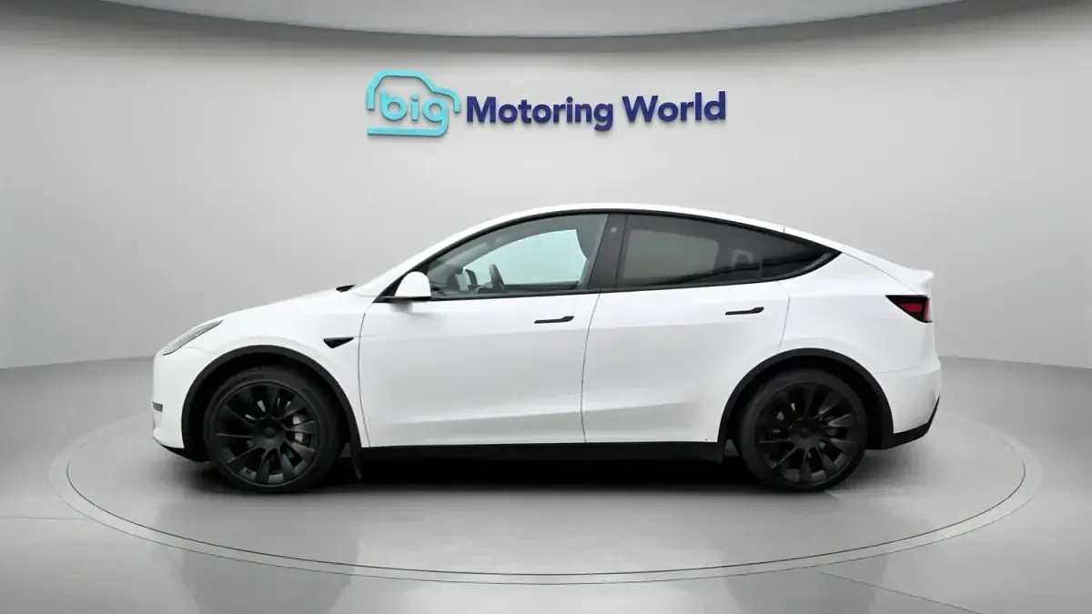 Used Tesla Model Y Long Range AWD 378 kW (514 HP) 2023 White SUV