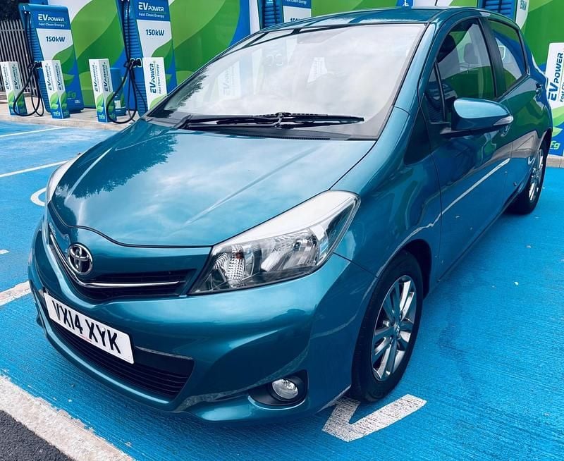 Blue Used 2014 Toyota Yaris Plus Hatchback | £4,695 (Fair price) - Image 1/4