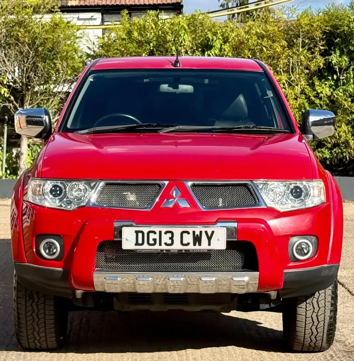 Used Mitsubishi L200 2013 Red Pickup