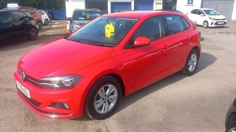 Used VW Polo SE 65 HP (47 kW) 2018 Red Hatchback