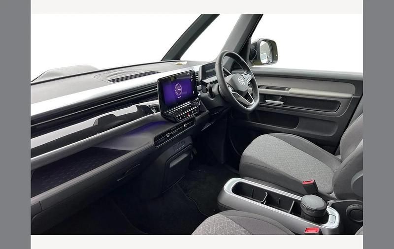 Begagnad VW ID. Buzz Pro 147 kW (200 HK) 2023 Gul Minibuss